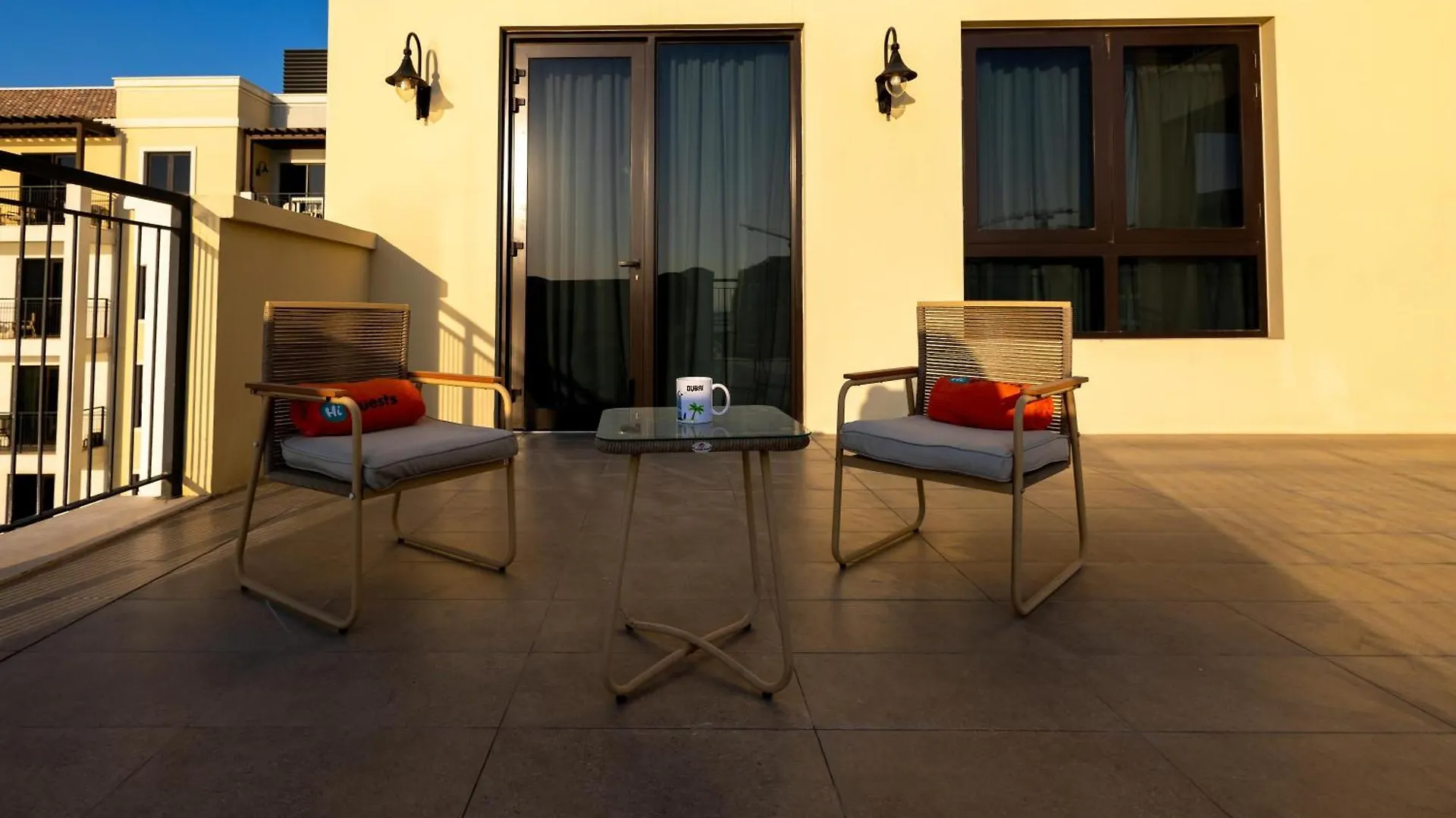 Higuests Experience Coastal Elegance At La Rive 2 In La Mer Dubai Apartment