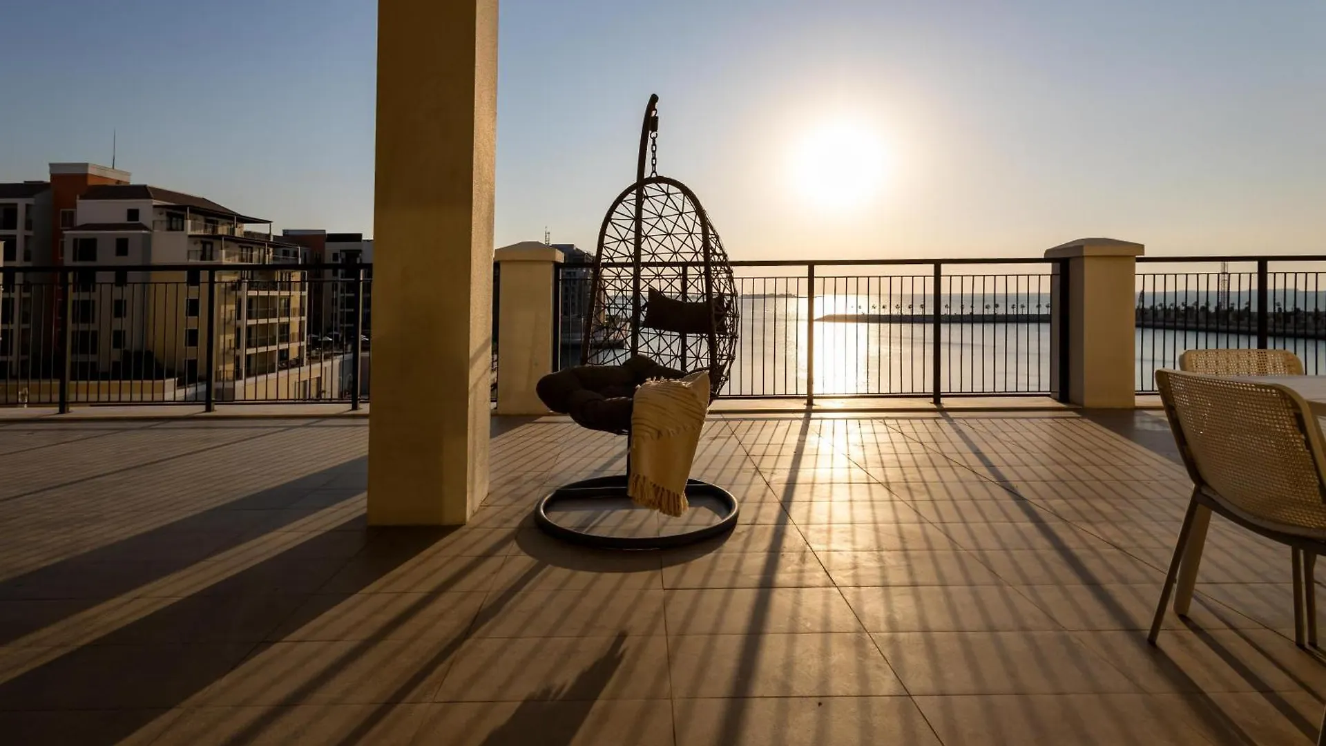 Higuests Experience Coastal Elegance At La Rive 2 In La Mer Dubai