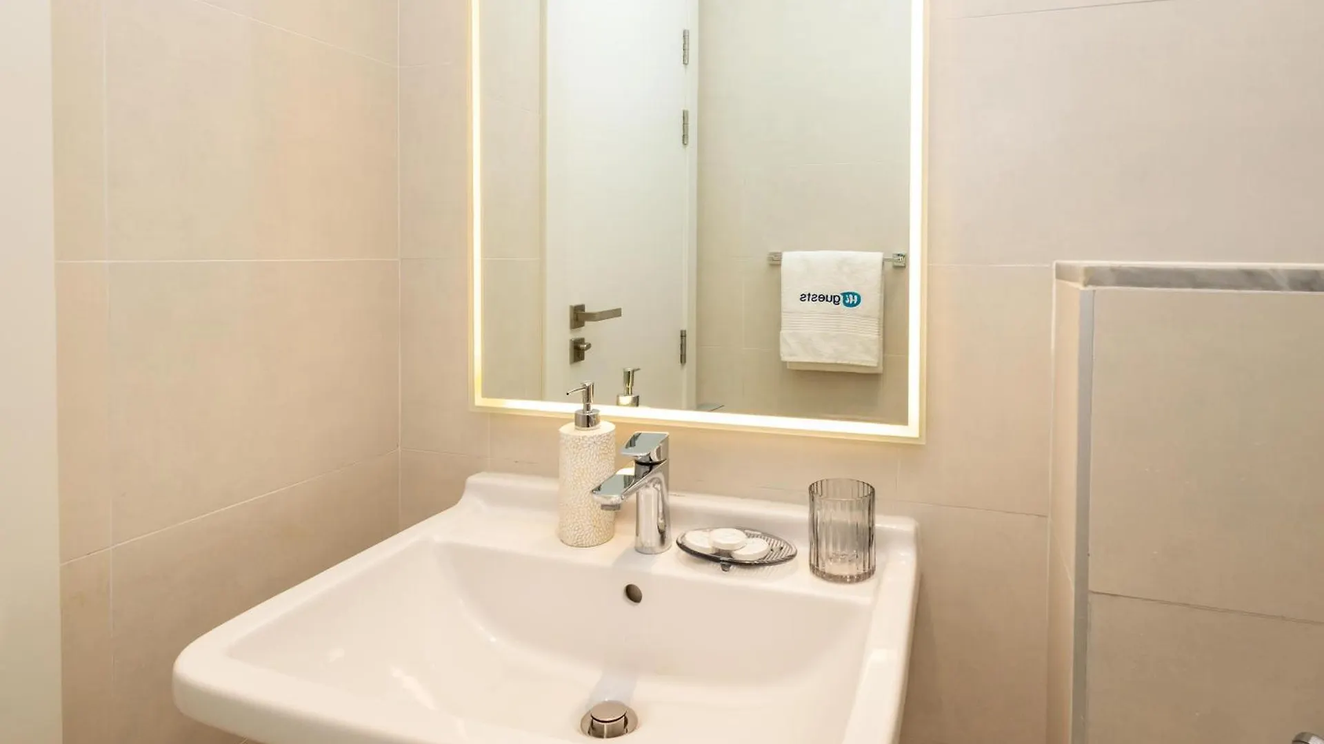 Higuests Experience Coastal Elegance At La Rive 2 In La Mer Dubai Apartment