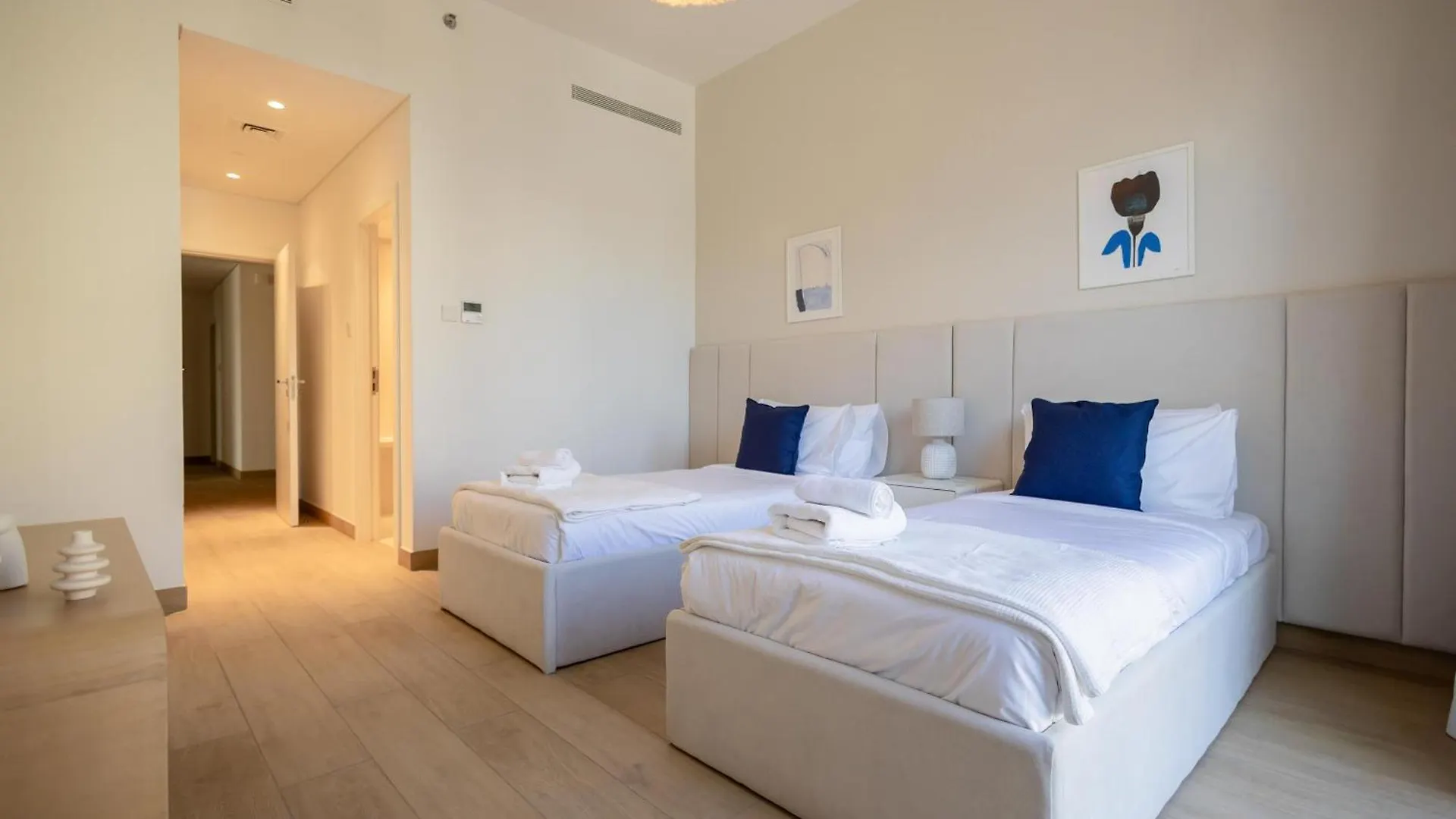 Higuests Experience Coastal Elegance At La Rive 2 In La Mer Dubai United Arab Emirates