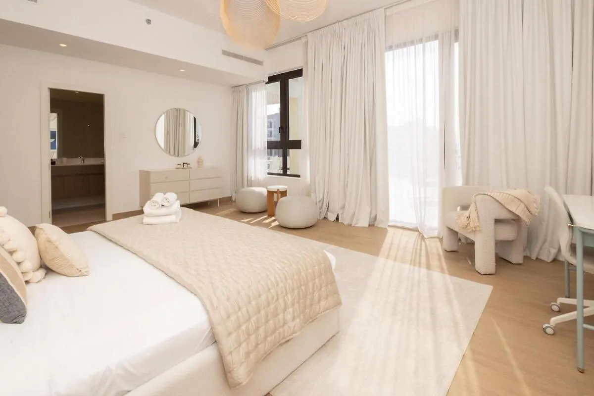 Higuests Experience Coastal Elegance At La Rive 2 In La Mer Dubai 0*,  United Arab Emirates