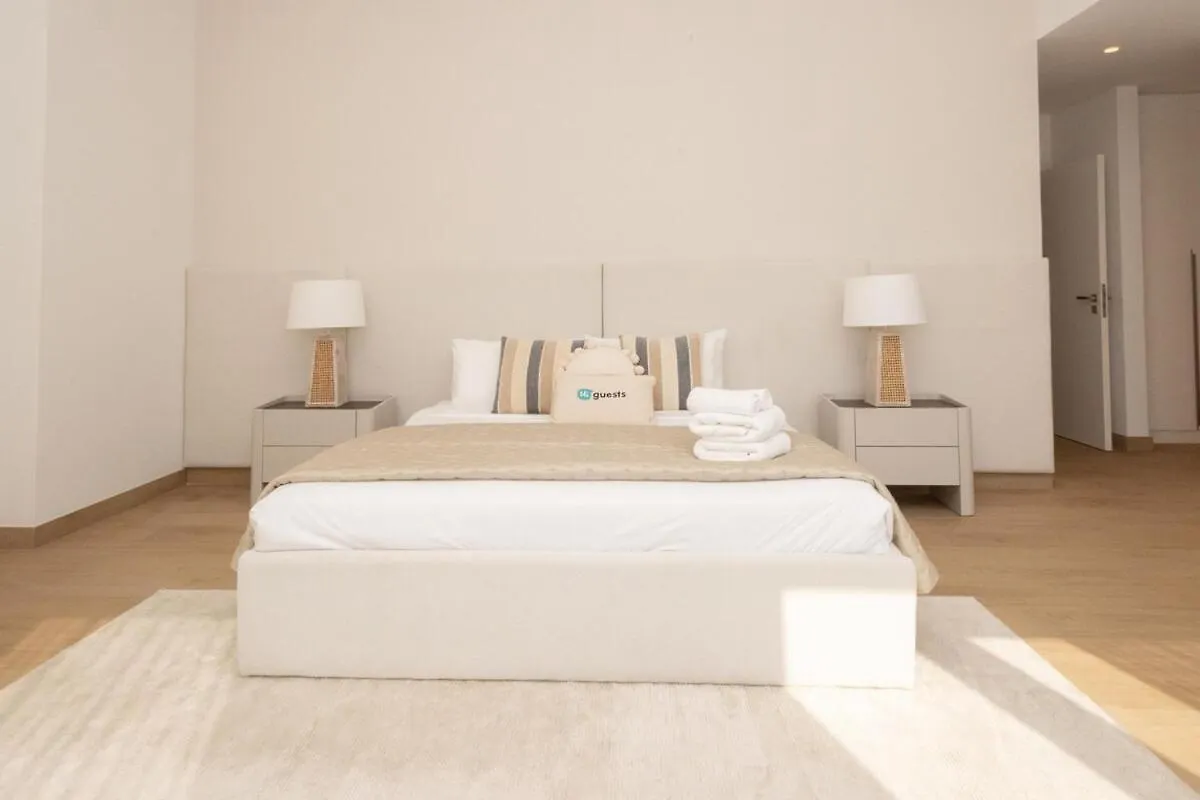 Apartment Higuests Experience Coastal Elegance At La Rive 2 In La Mer Dubai